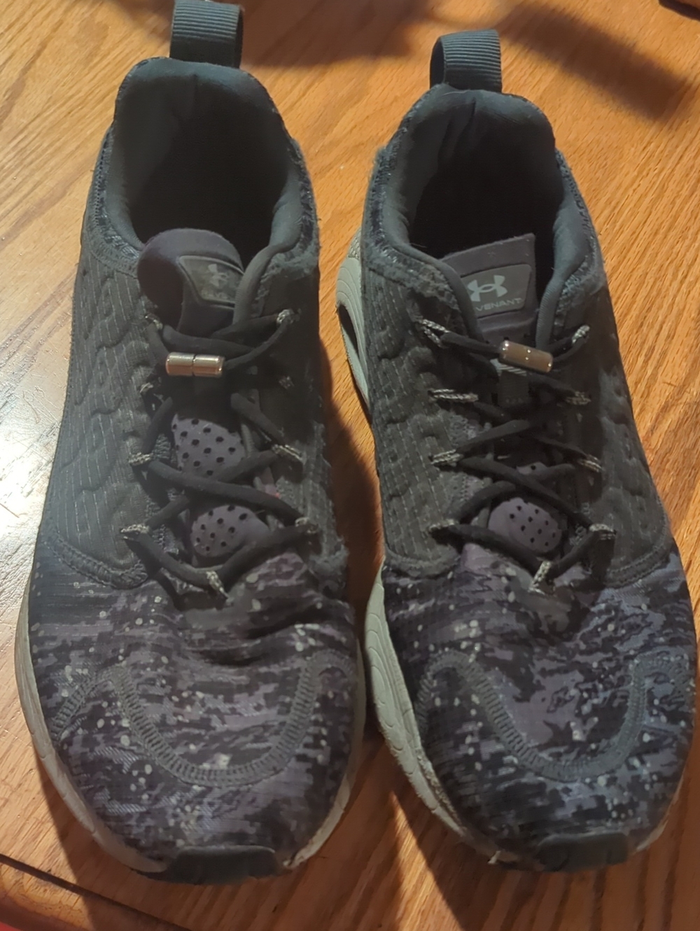 Under Armour Men’s Black and Grey Athletic Trainer Shoes